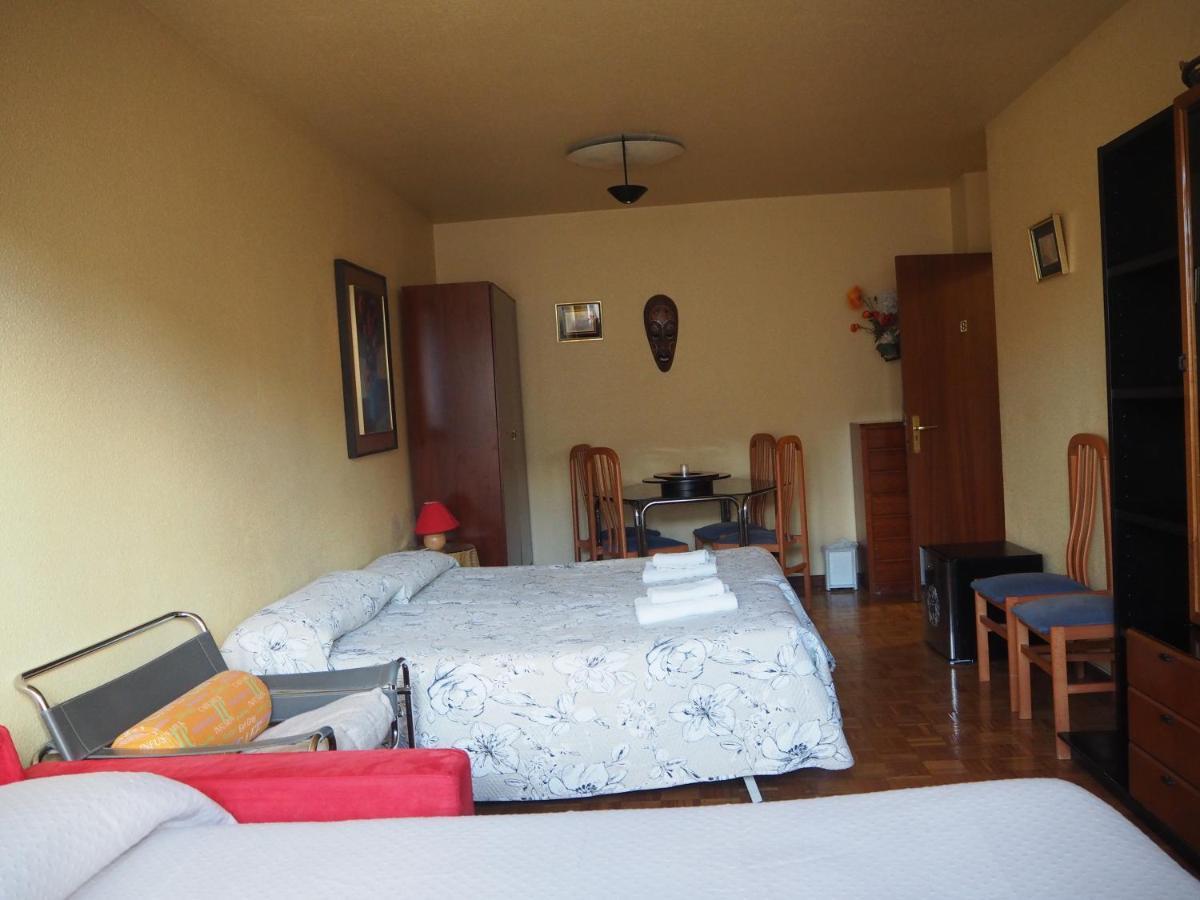 Pension Acella Pamplona Exterior photo