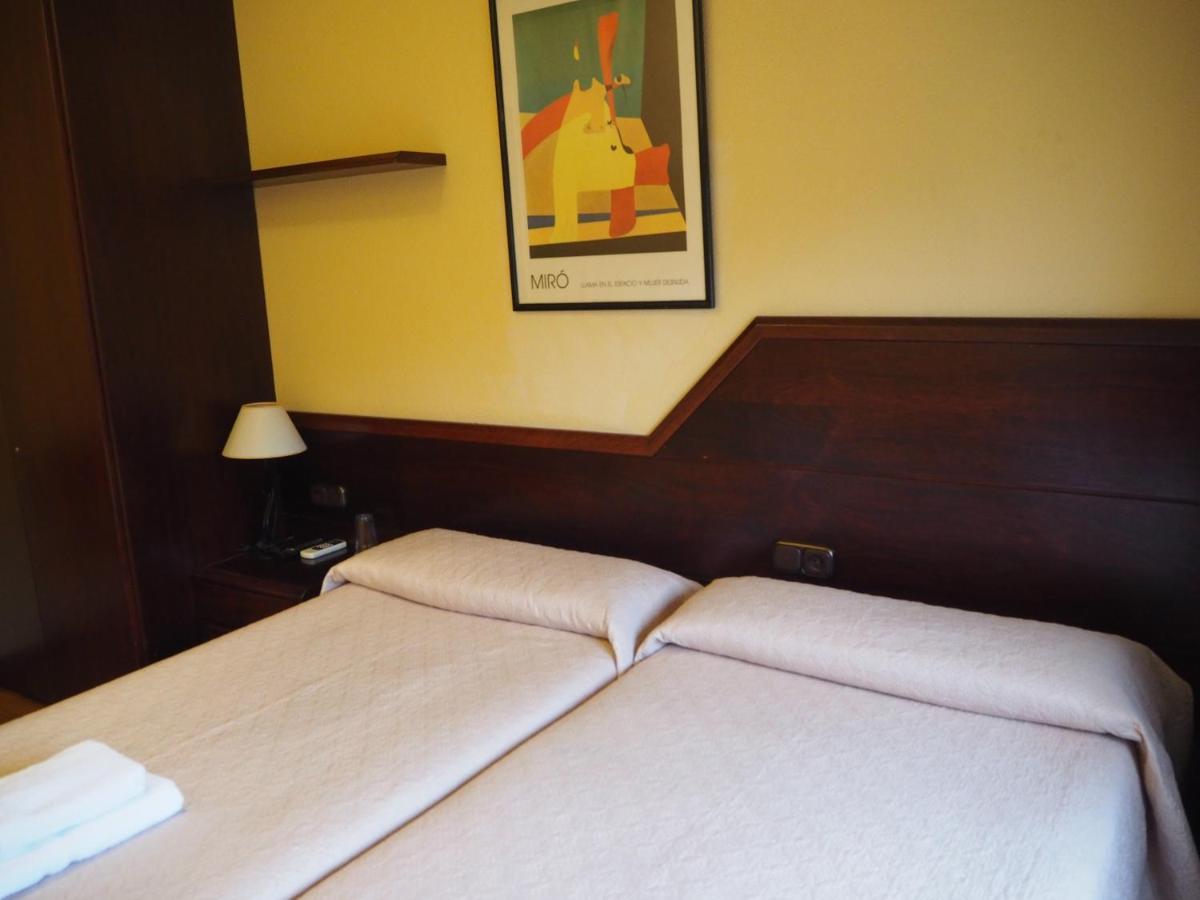 Pension Acella Pamplona Exterior photo