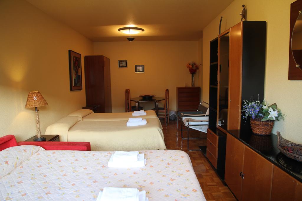 Pension Acella Pamplona Exterior photo